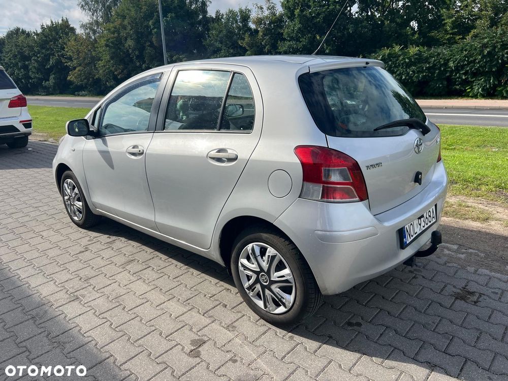 Toyota Yaris 1.0 Premium - 2
