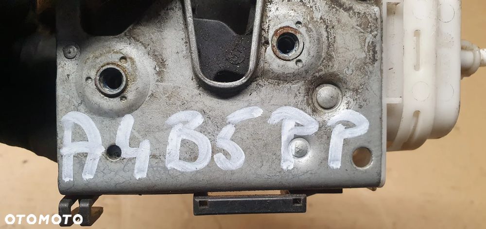 Zamek prawy przód Audi A4 B5 4D1837016D - 5