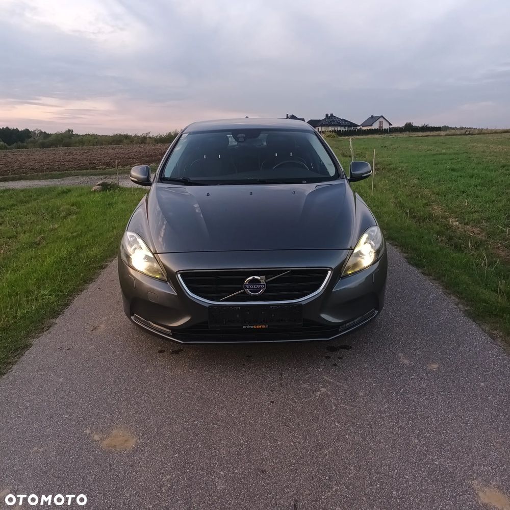 Volvo V40 D2 Momentum - 9
