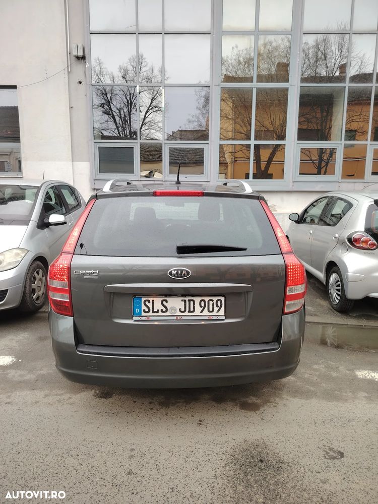 Kia Ceed - 4