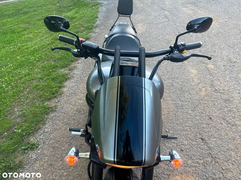 Suzuki Intruder - 26