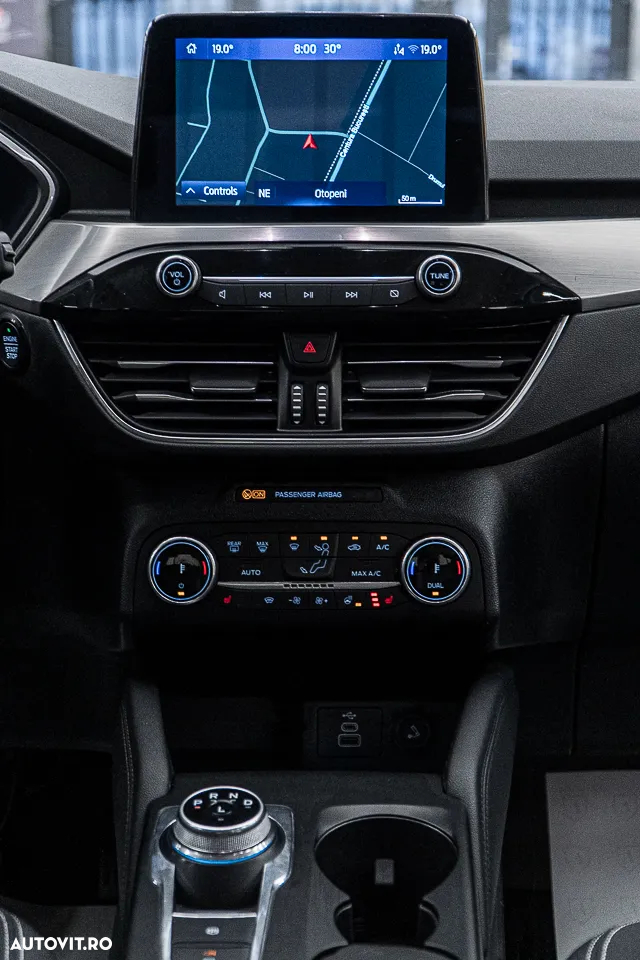 Ford Kuga 2.0 EcoBlue A8 AWD Titanium - 4