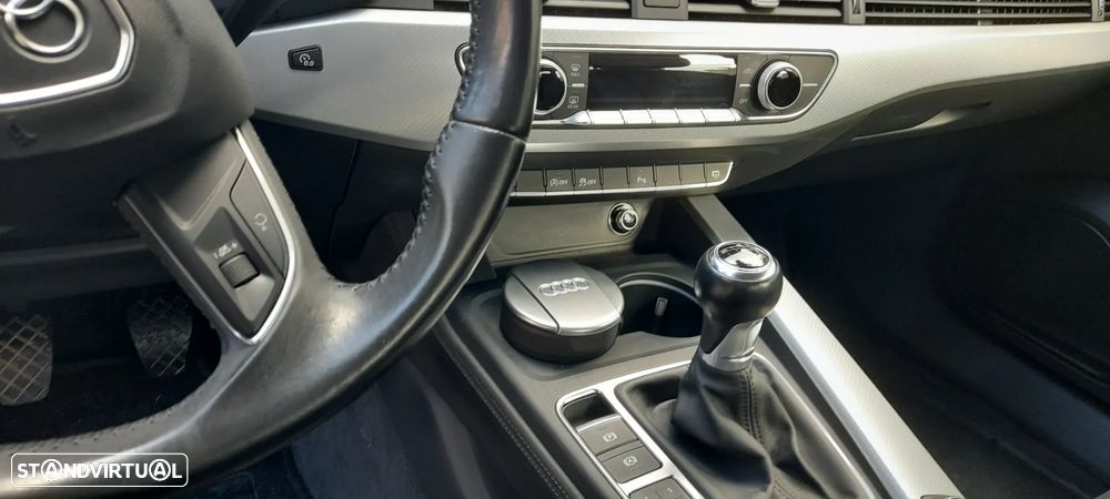 Audi A4 2.0 TDI Advance - 10