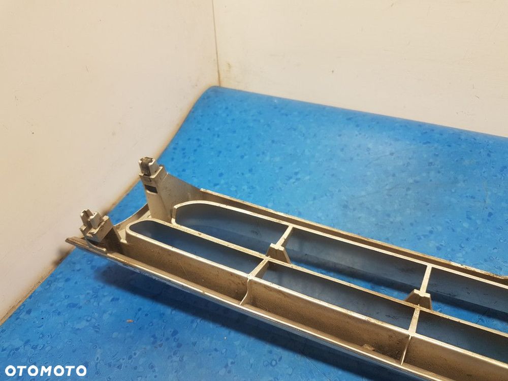 MITSUBISHI LANCER V ATRAPA / GRILL - 11