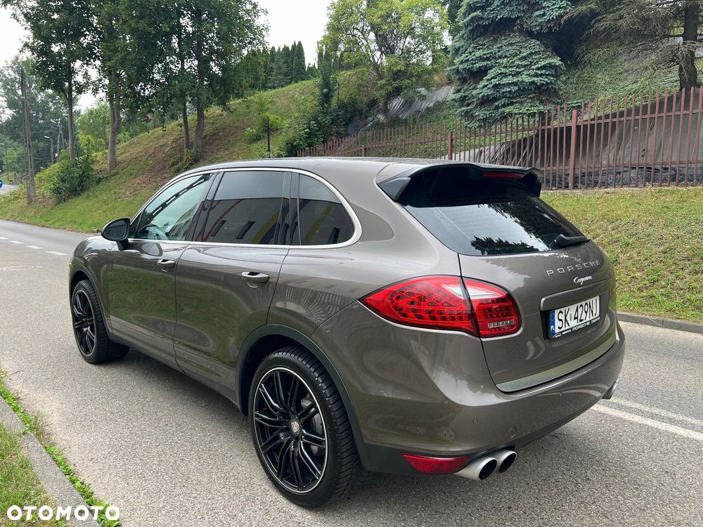 Porsche Cayenne - 4