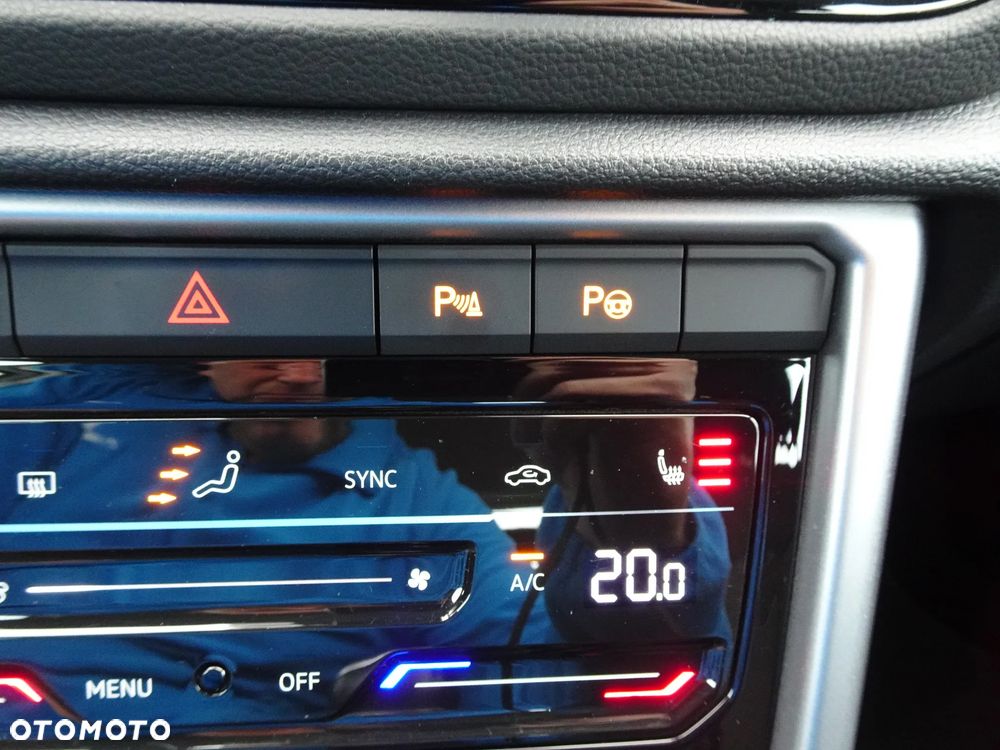 Volkswagen T-Roc 1.5 TSI Life - 38