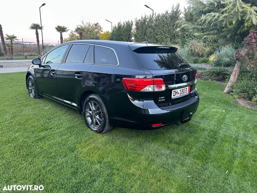 Toyota Avensis Combi 2.0 D-4D Business Edition - 4