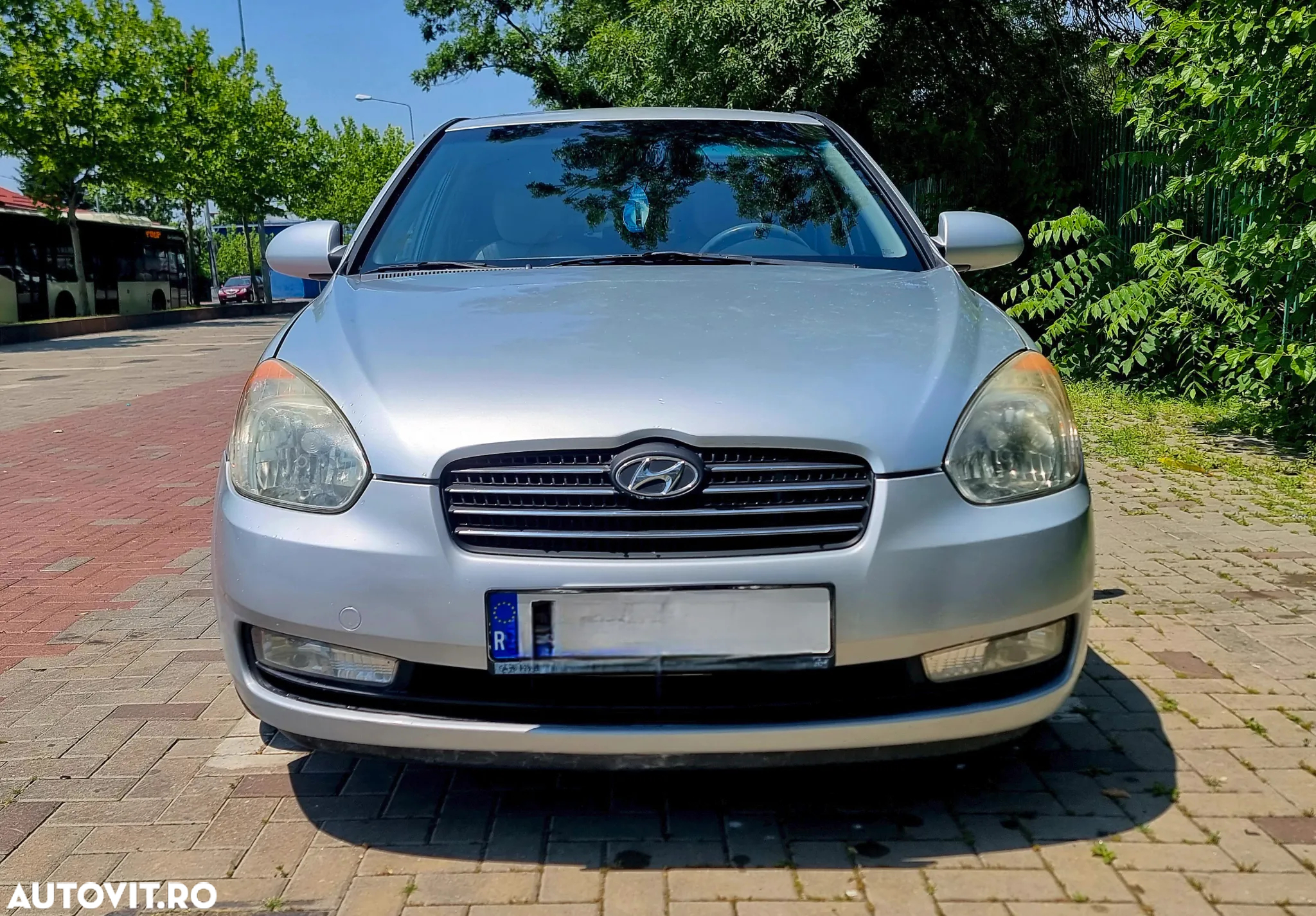 Hyundai Accent - 8