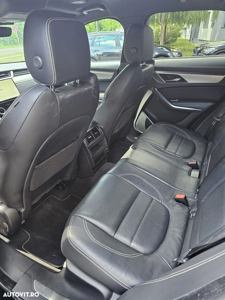Jaguar F-Pace - 8