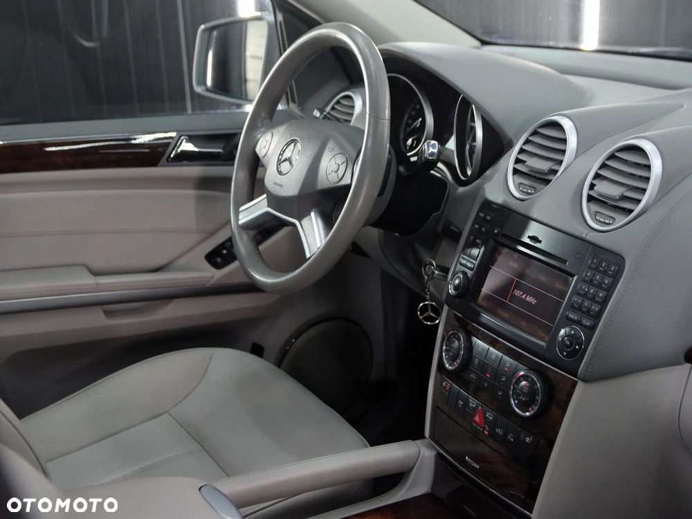 Mercedes-Benz GL - 24