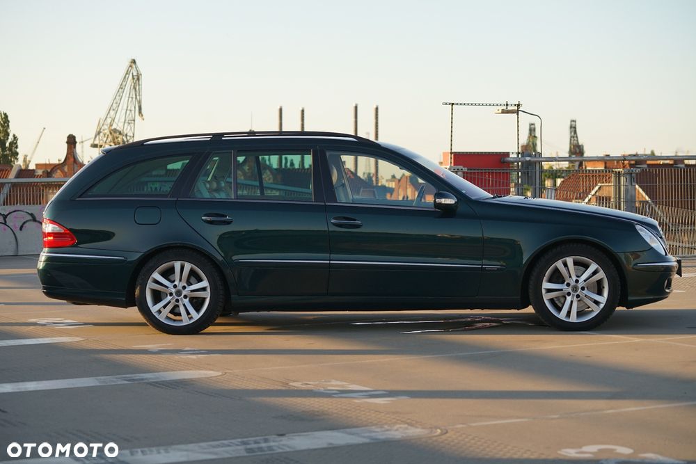 Mercedes-Benz Klasa E 500 4-Matic T Elegance - 21