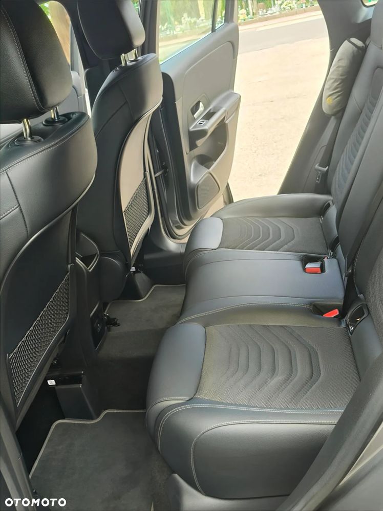Mercedes-Benz GLA 200 Style - 6