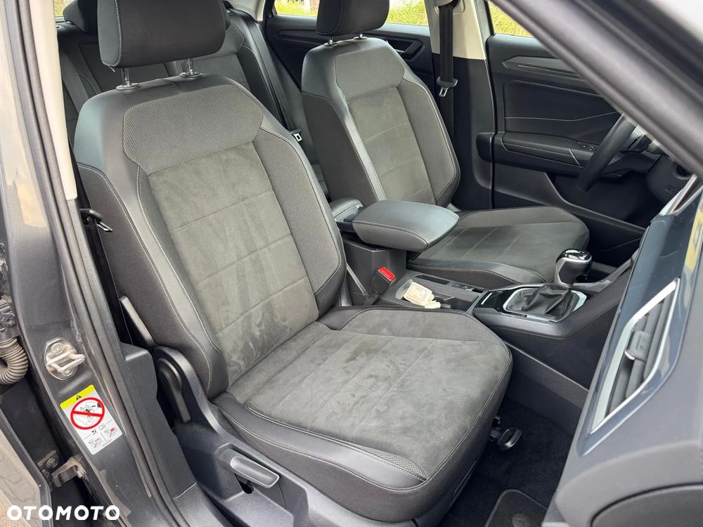Volkswagen T-Roc - 25