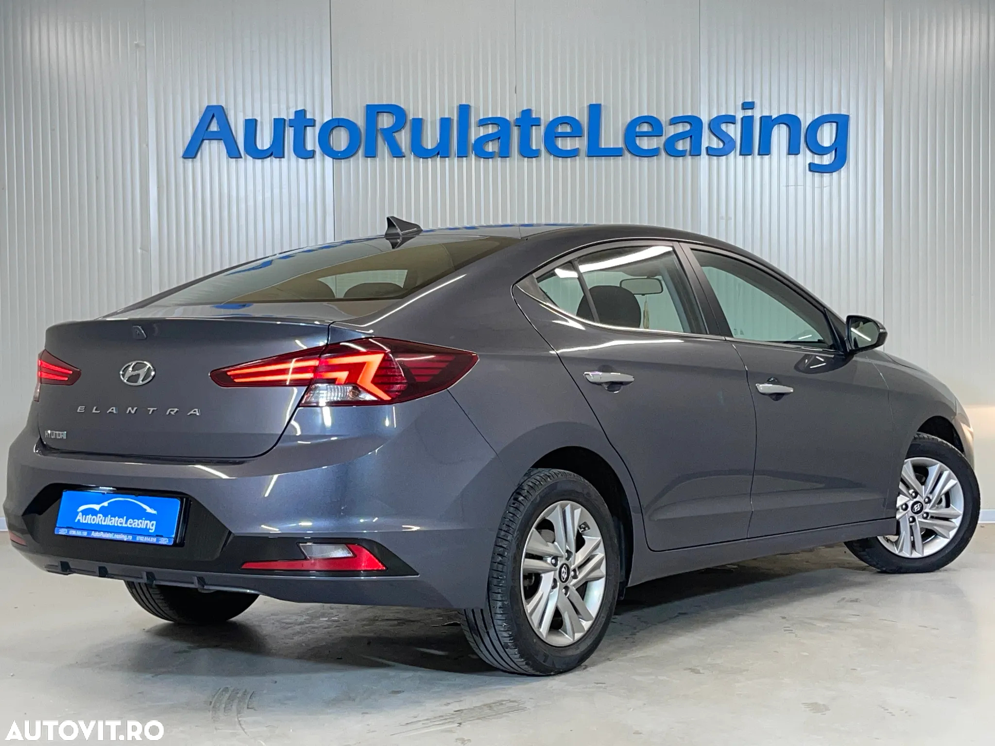 Hyundai Elantra 1.6 MPi Comfort - 4