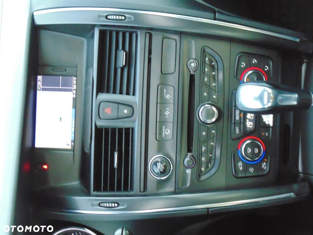 Renault Latitude 2.0 dCi Initiale - 21
