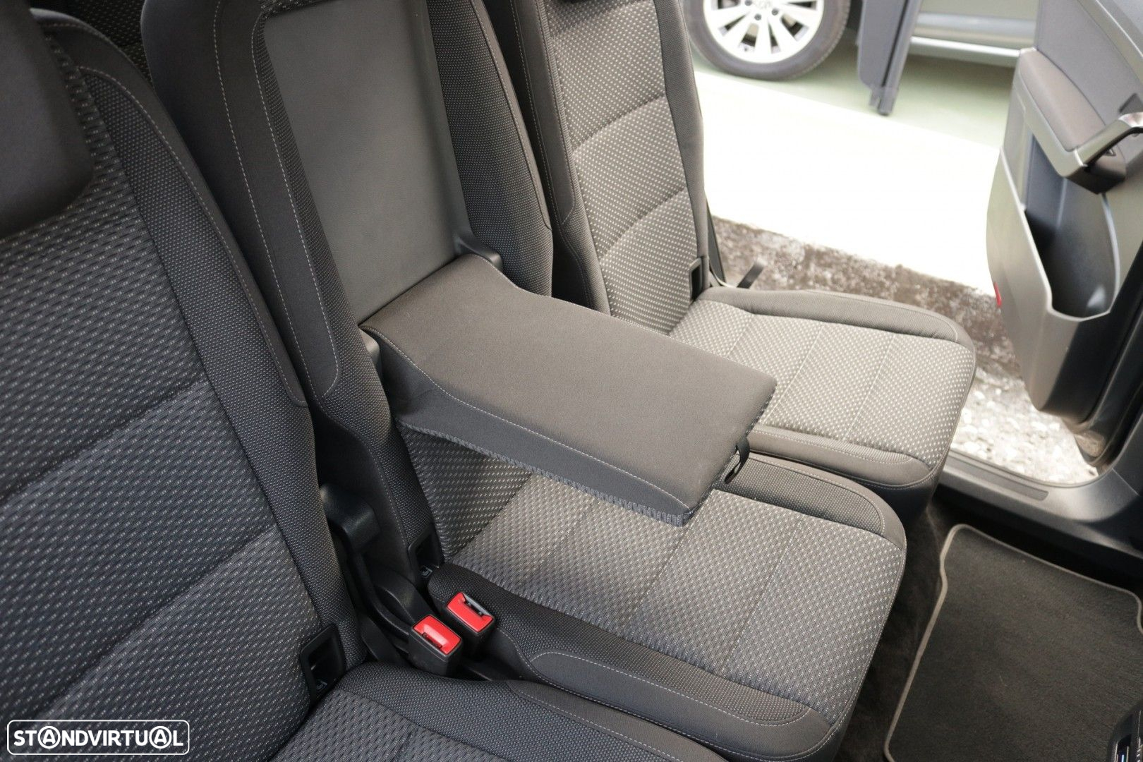 VW Touran 1.6 TDI Confortline DSG - 30