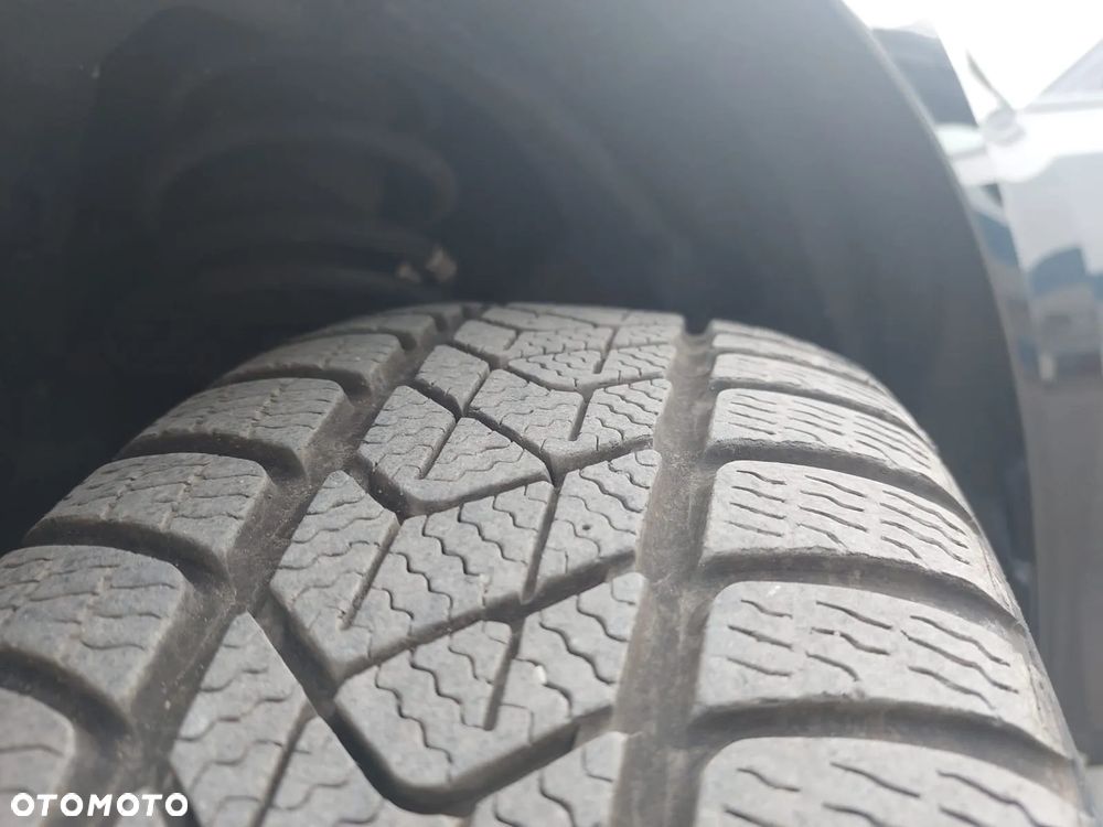 BMW Seria 3 318d Touring Sport Line - 36