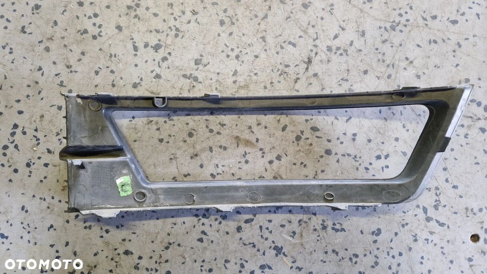 SKODA RAPID 2012- ATRAPA ZDERZAKA PRAWY PRZÓD 5JA807682 - 2