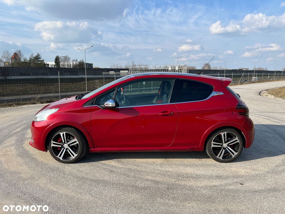 Peugeot 208 1.6 THP GTi - 11