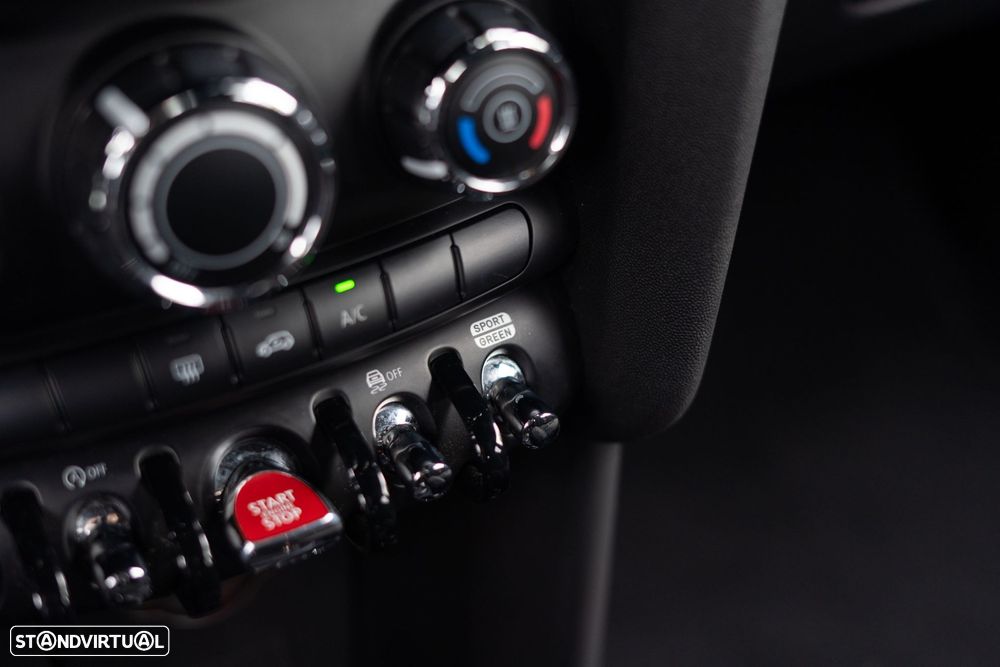 MINI 5 Portas Cooper Premium JCW Auto - 40