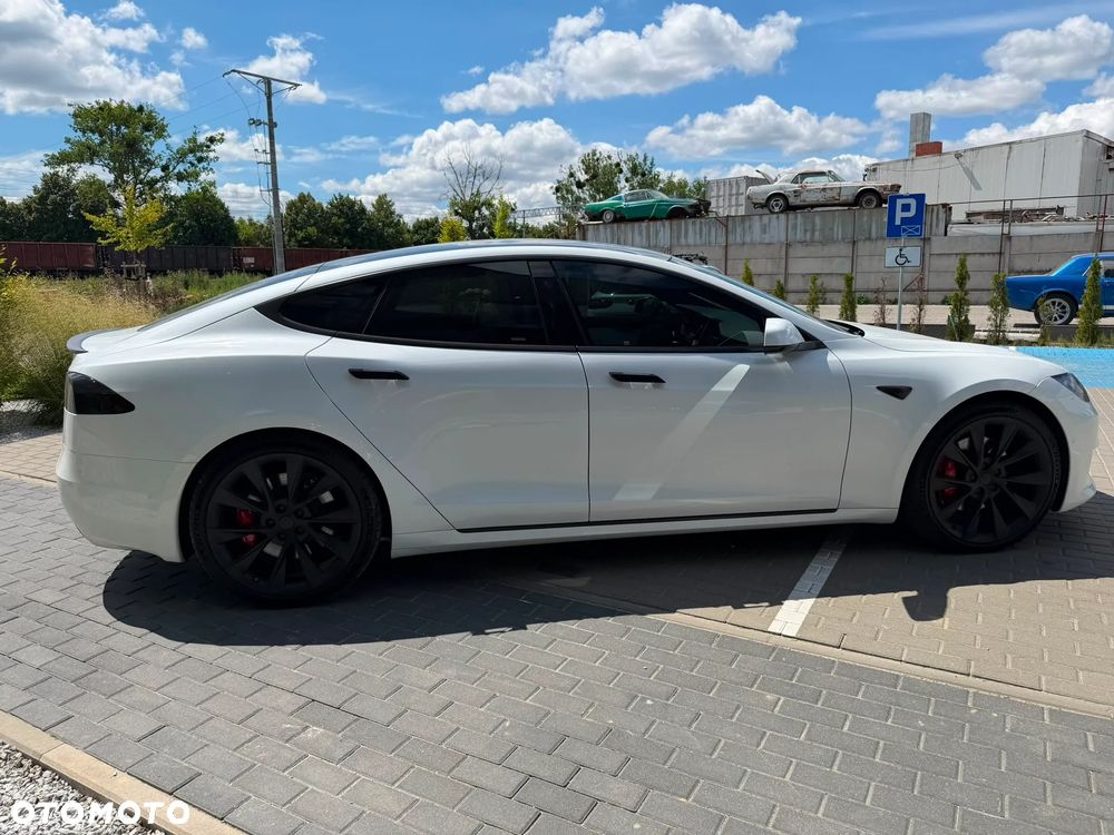 Tesla Model S - 5