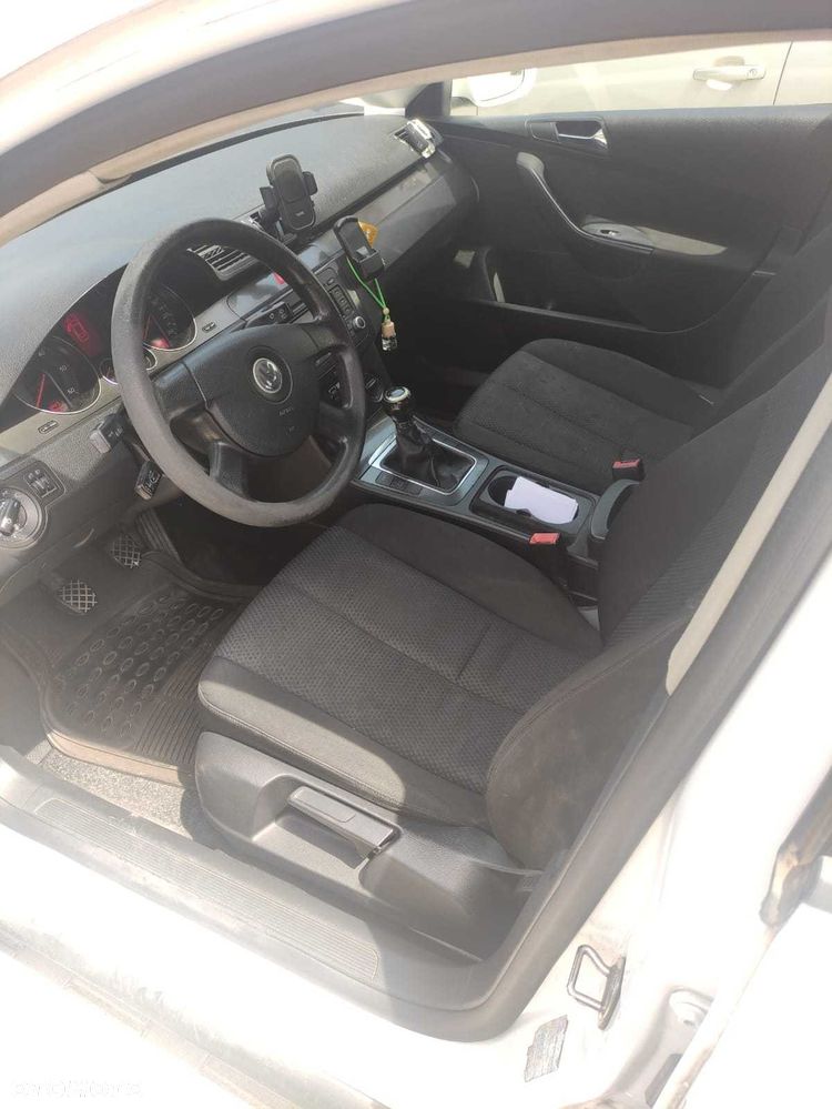 Volkswagen Passat - 5