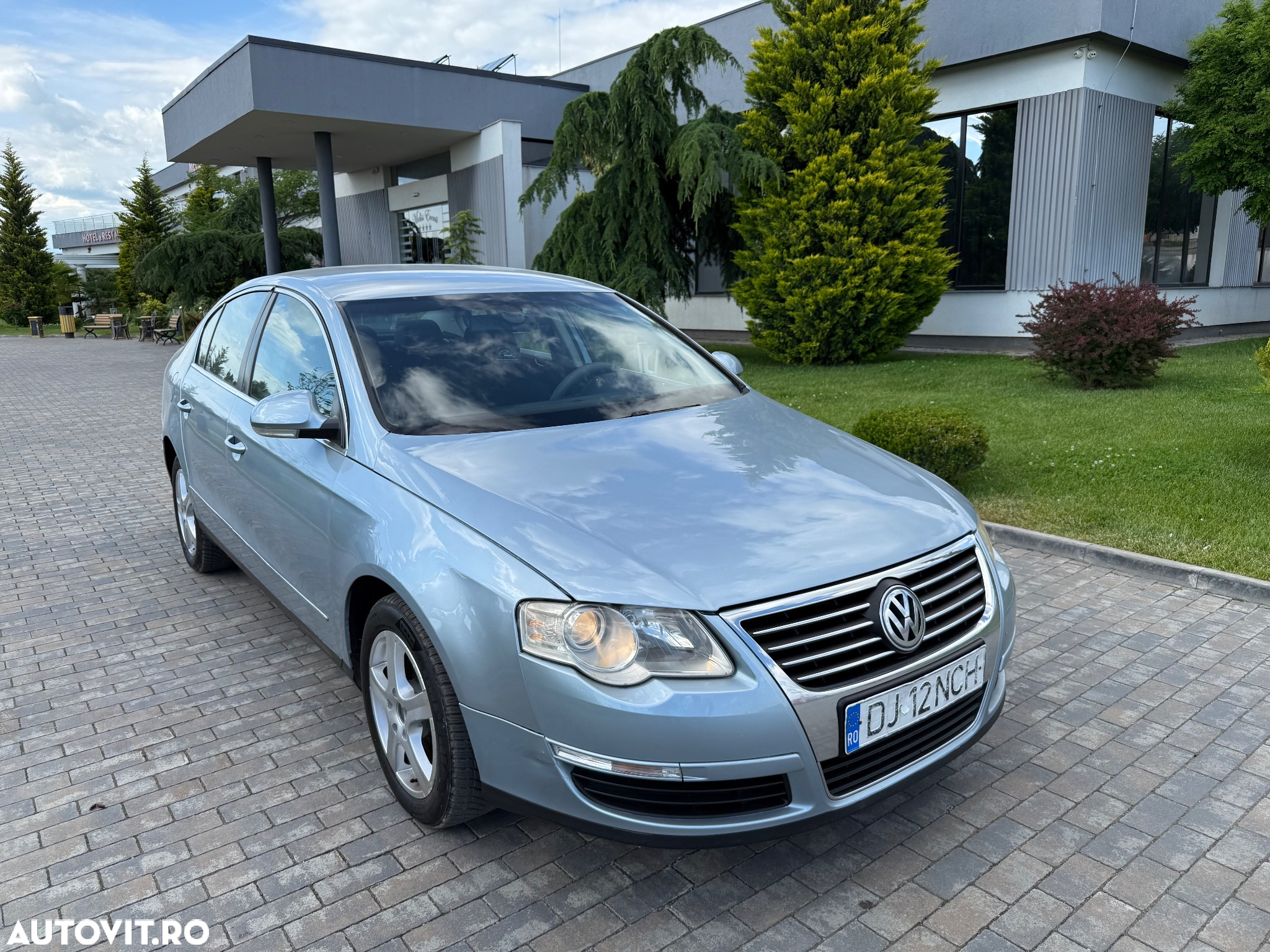Volkswagen Passat - 4