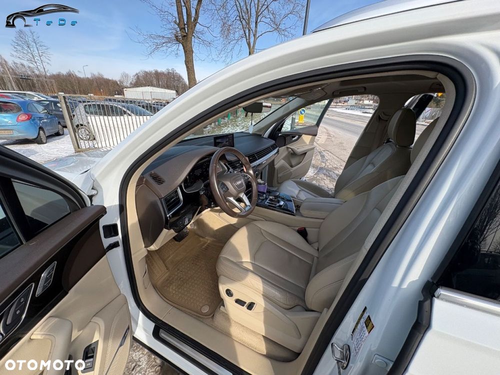 Audi Q7 3.0 TFSI Quattro Tiptronic - 24