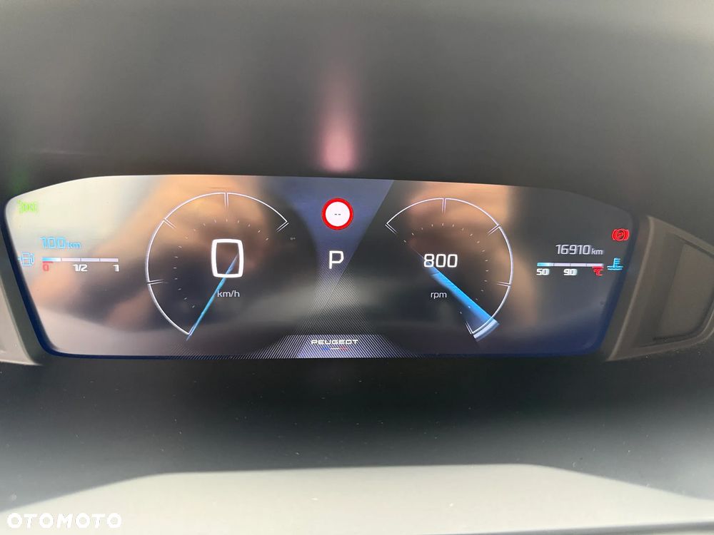 Peugeot 2008 1.2 PureTech Allure S&S EAT8 - 11