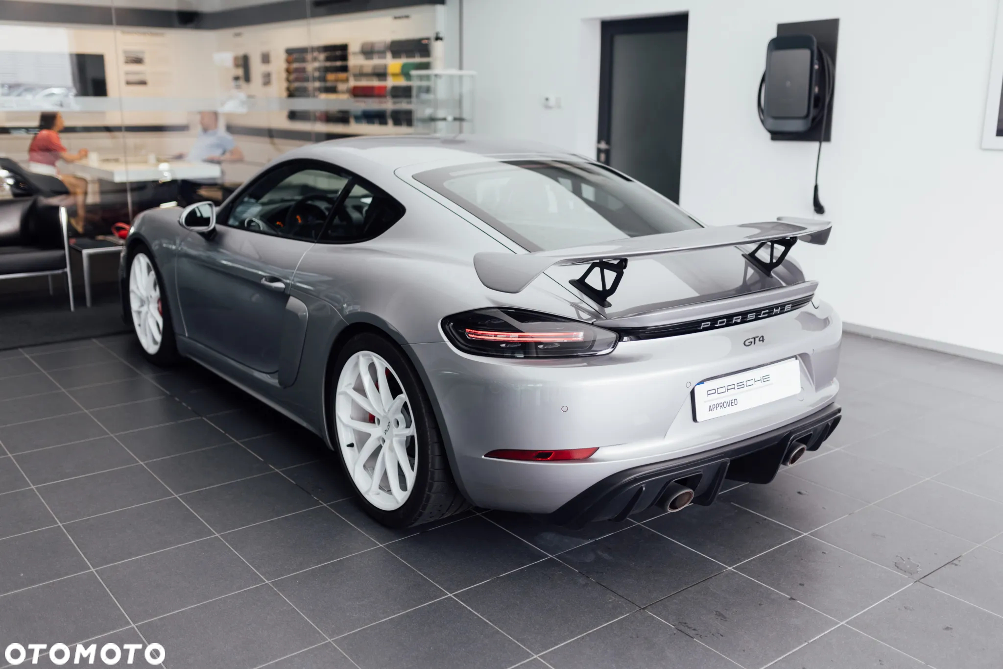 Porsche 718 Cayman GPF GT4 - 12