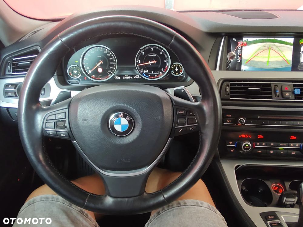 BMW Seria 5 535d Sport-Aut Modern Line - 26