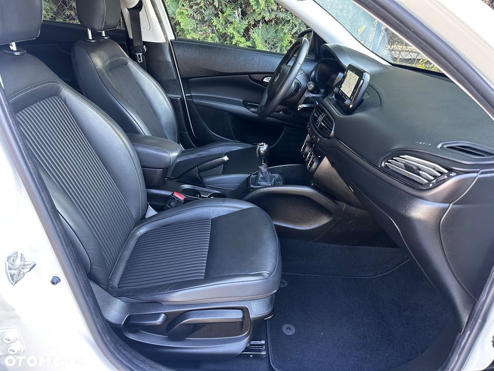Fiat Tipo 1.4 T-Jet Business Line - 24