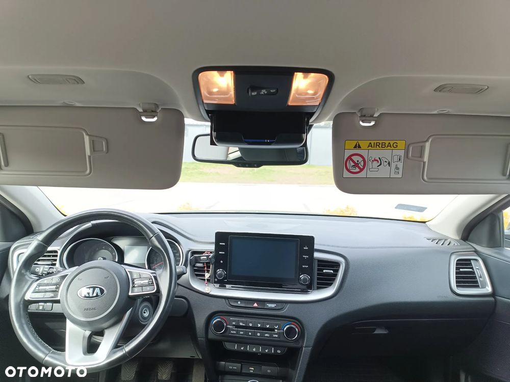 Kia XCeed - 16