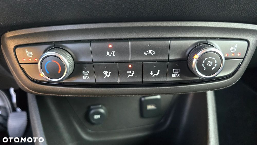 Opel Crossland X - 36