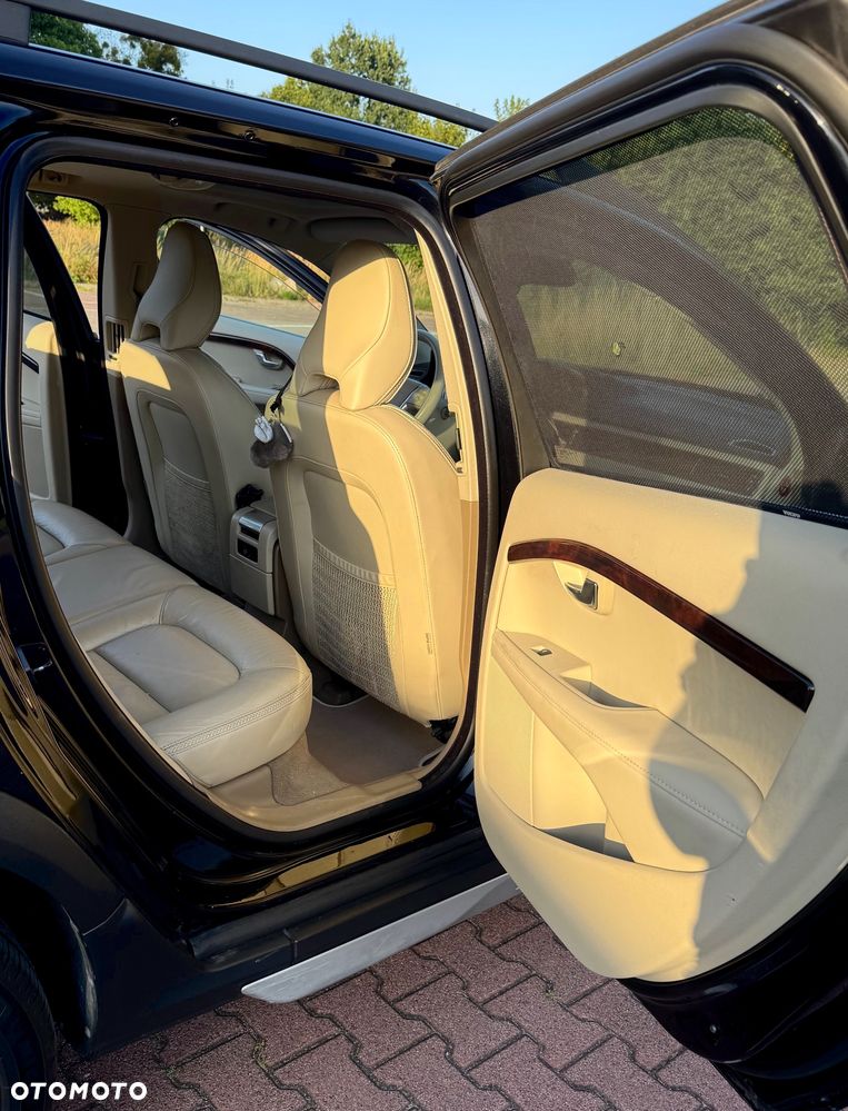 Volvo XC 70 - 30