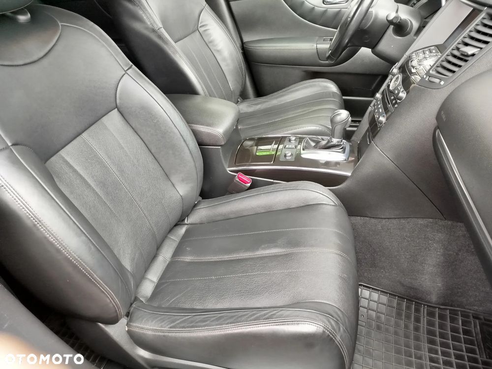 Infiniti QX70 3.7 S - 15