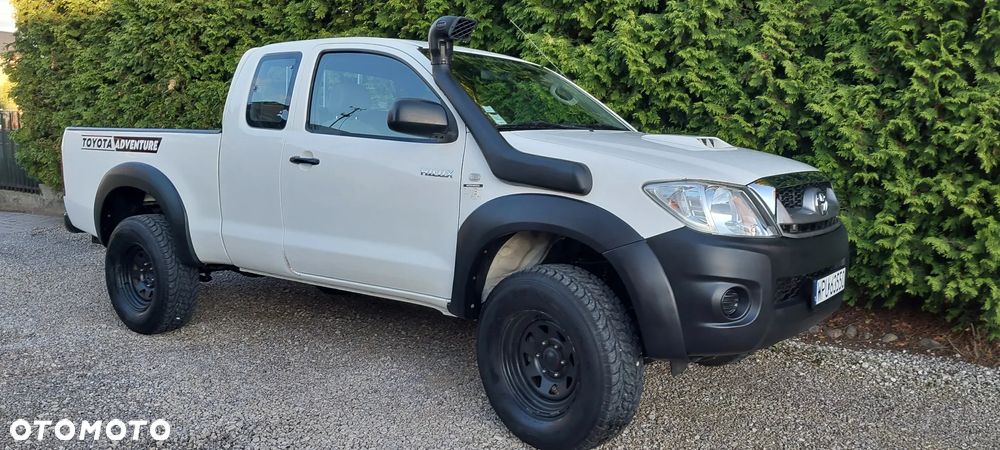 Toyota Hilux 4x4 Extra Cab - 5