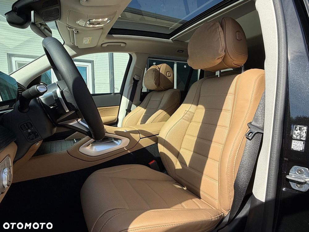 Mercedes-Benz GLS - 27