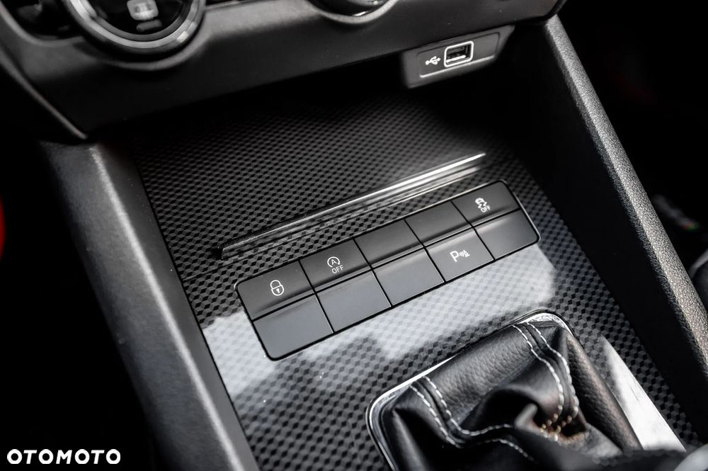 Skoda Octavia 2.0 TSI RS 230 - 35