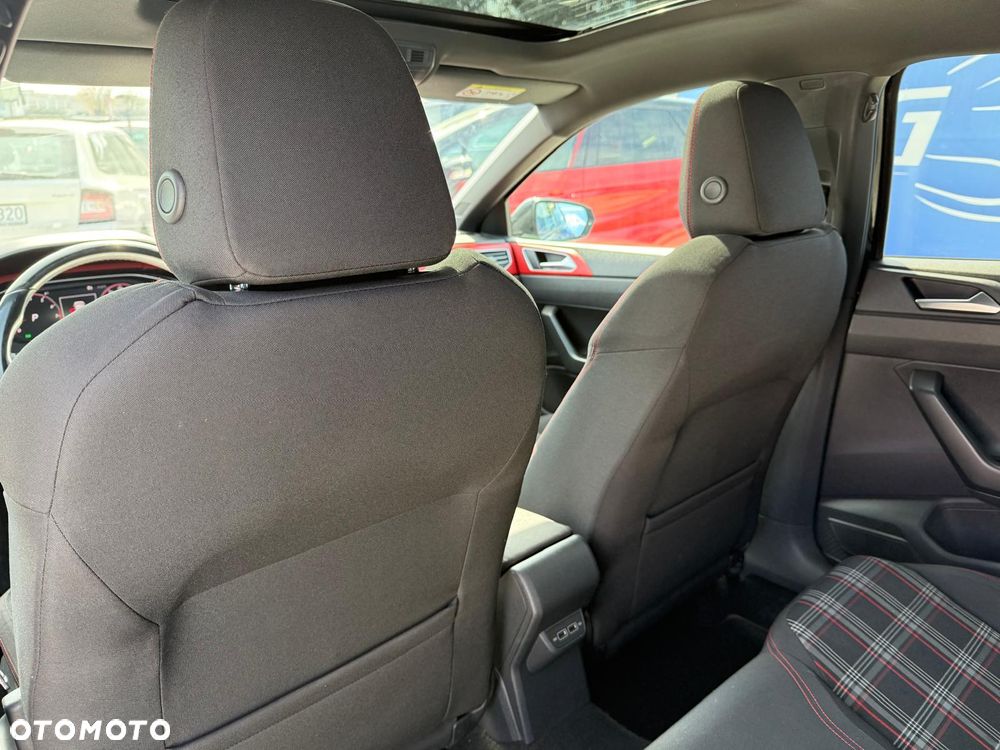 Volkswagen Polo 2.0 TSI DSG GTI - 14