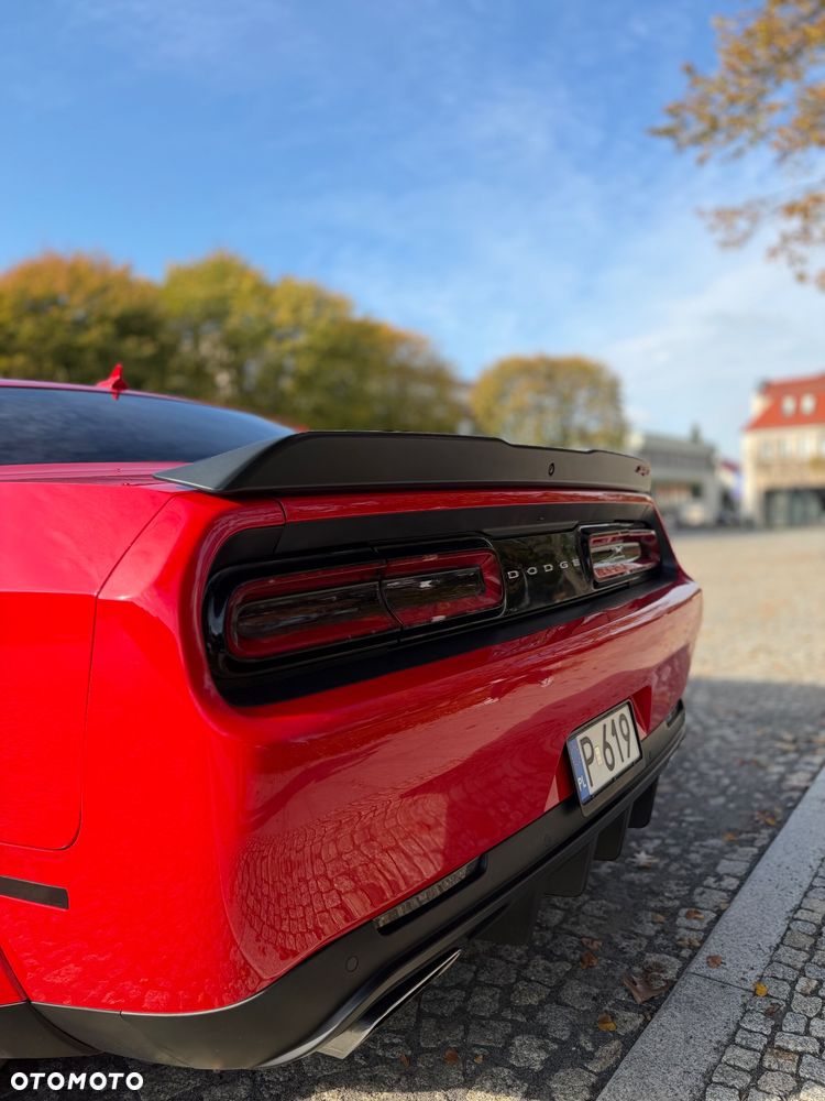 Dodge Challenger - 9