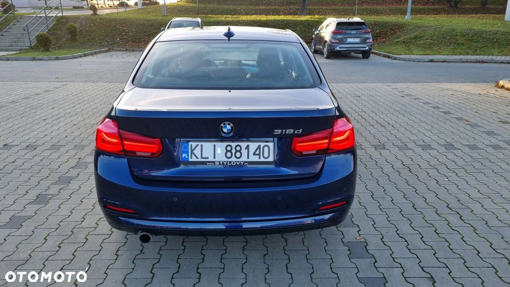 BMW Seria 3 318d Sport Line - 9