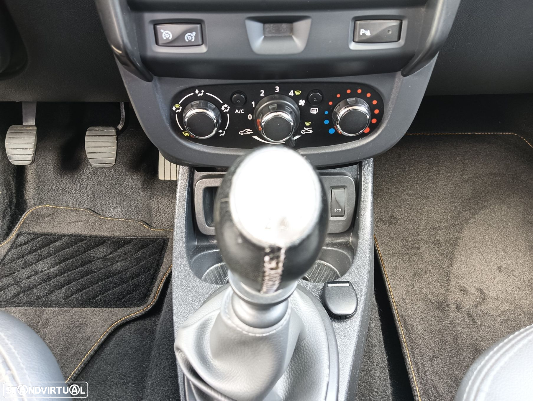 Dacia Duster 1.5 dCi Prestige - 12