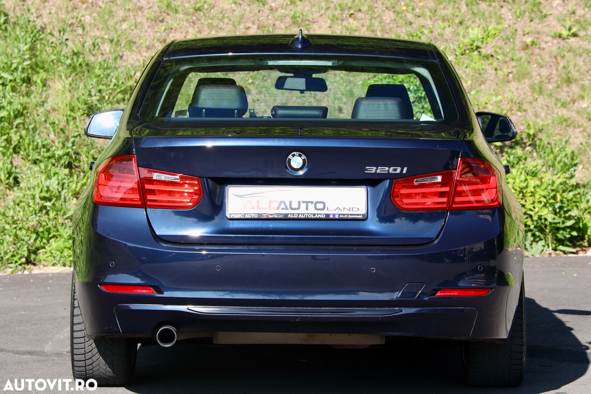 BMW Seria 3 320i Aut. Sport Line - 37