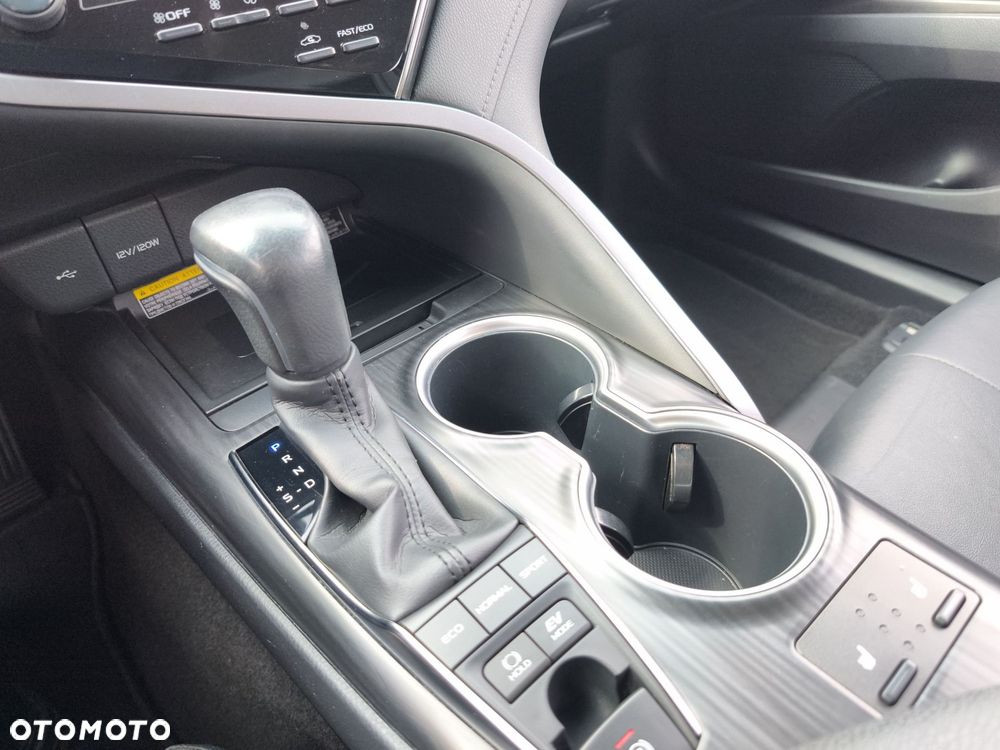 Toyota Camry 2.5 Hybrid Executive CVT - 20