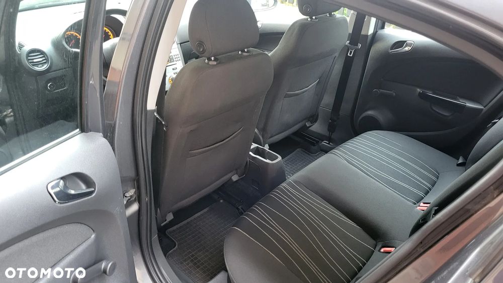 Opel Corsa 1.4 16V Cosmo - 12
