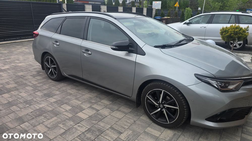 Toyota Auris 1.6 Selection - 3