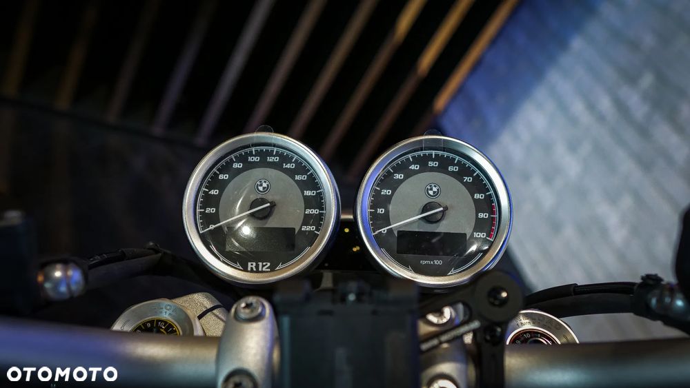 BMW R - 12