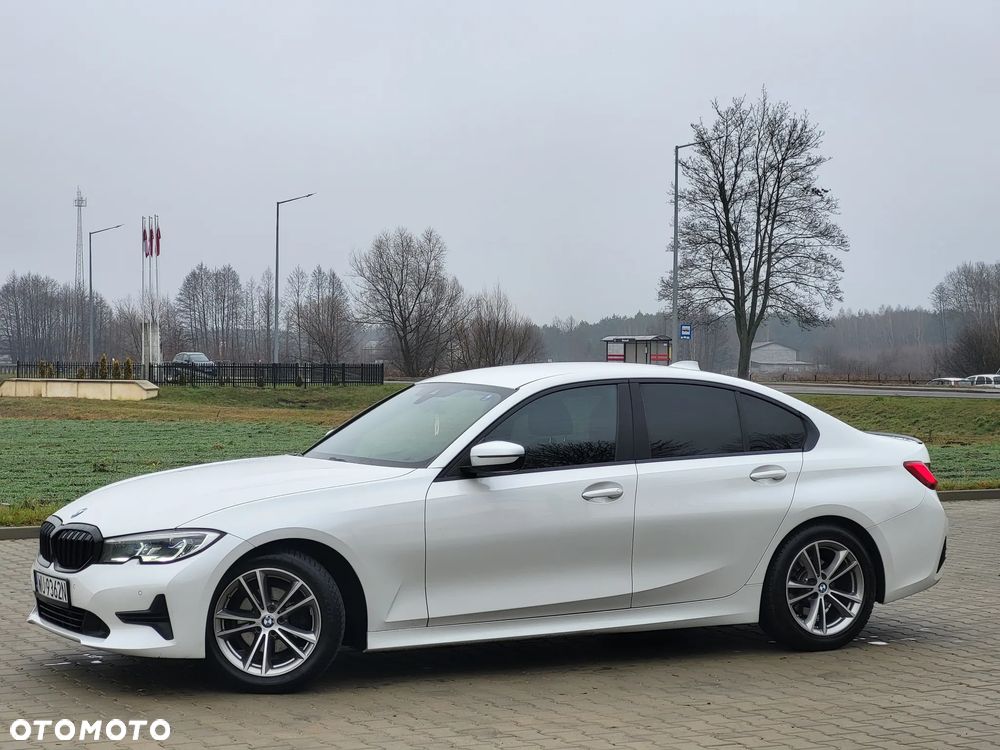 BMW Seria 3 318d Sport Line - 9