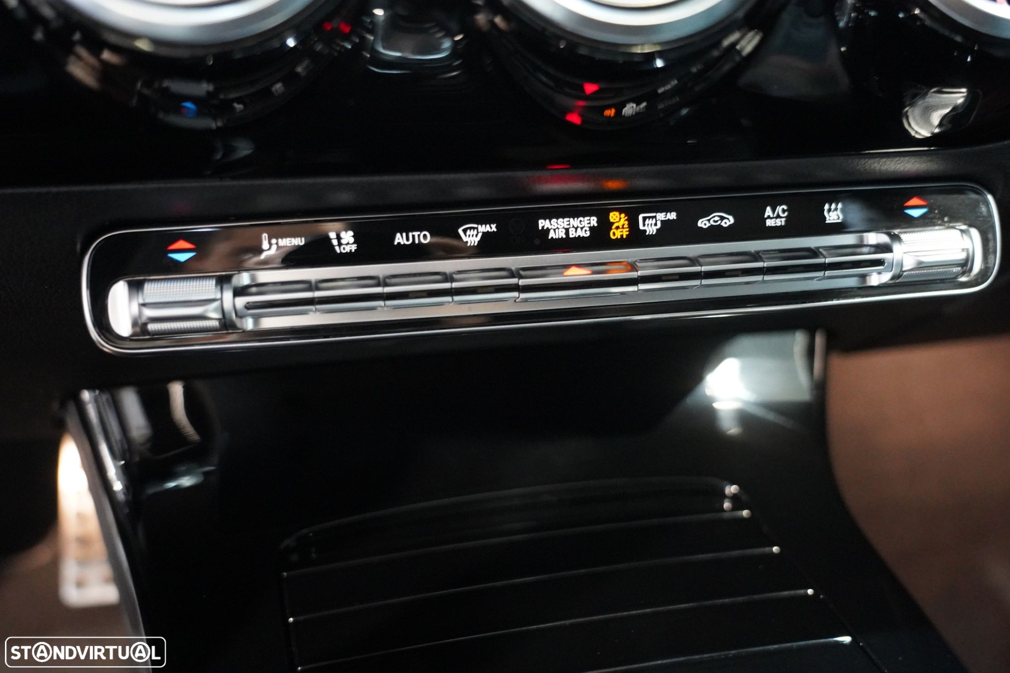Mercedes-Benz A 250 e AMG Line - 19